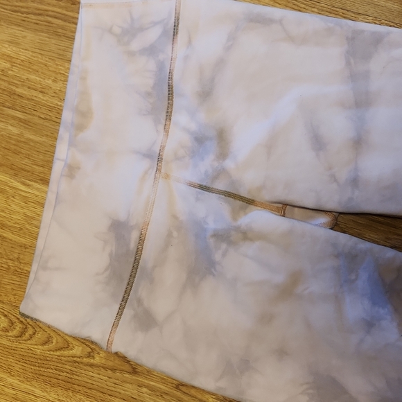 Fabletics Powerhold pink/gray marble leggings sz small - Picture 2 of 3